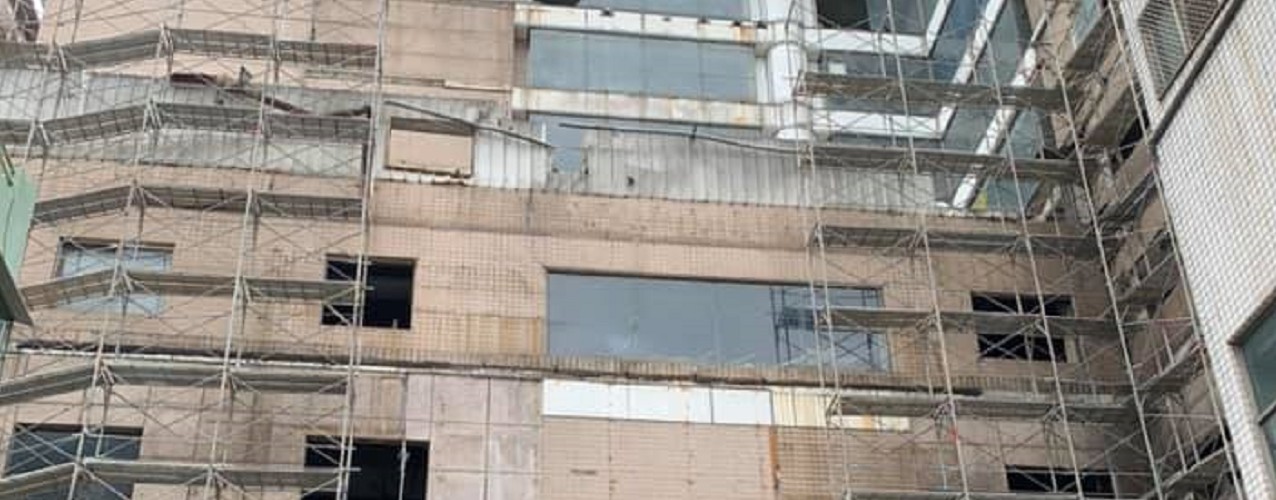 小偉鷹架高雄鷹架工程主視覺，展現專業與安全