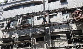 小偉鷹架高雄鷹架搭建：大型工地安全施工架