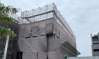 小偉鷹架高雄鷹架搭建：商業大樓外牆工程