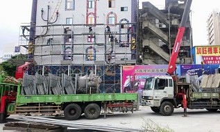 小偉鷹架高雄鷹架工程：安全防護網設置