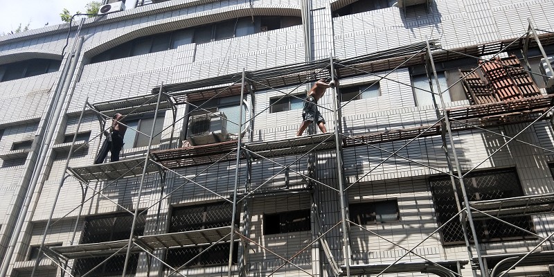 小偉鷹架高雄鷹架搭建：大型工地安全施工架大圖