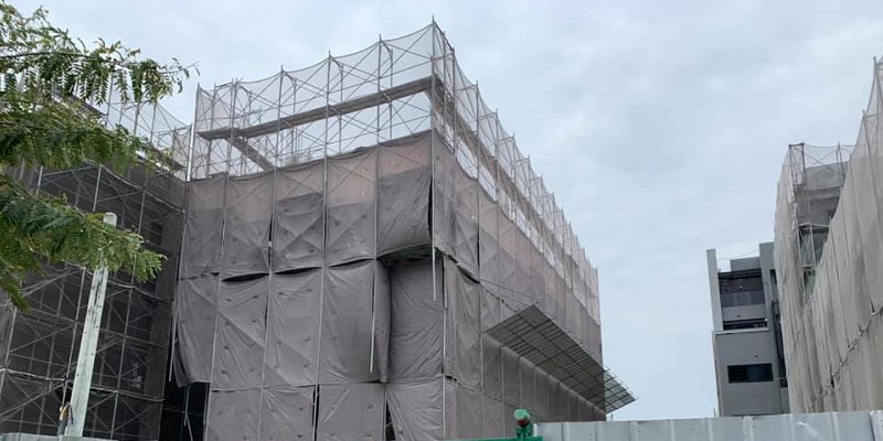 小偉鷹架高雄鷹架搭建：商業大樓外牆工程大圖